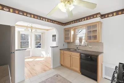 115-11 Parkway Drive, Elmont, NY 11003 - Photo 12