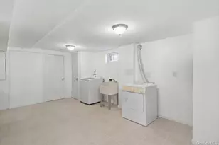 11511 Parkway Dr, Elmont, NY 11003 - Photo 24