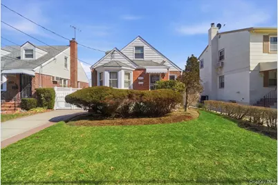 115-11 Parkway Drive, Elmont, NY 11003 - Photo 2