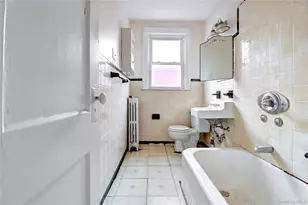 69-15 69th Pl, Glendale, NY 11385 - Photo 8