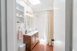 4216 E Tremont Ave, Bronx, NY 10465 - Photo 12