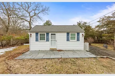 902 Old Medford Avenue, Medford, NY 11763 - Photo 1