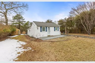 902 Old Medford Avenue, Medford, NY 11763 - Photo 2