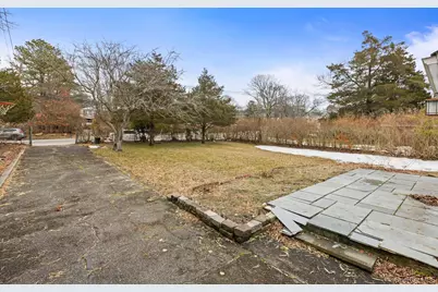 902 Old Medford Avenue, Medford, NY 11763 - Photo 16