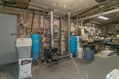 24 Sesame Street, Rock Tavern, NY 12575 - Photo 32