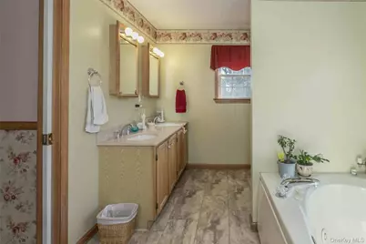 24 Sesame Street, Rock Tavern, NY 12575 - Photo 28