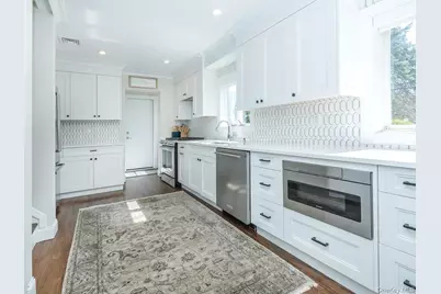 2 Plymouth Road, Port Washington, NY 11050 - Photo 10