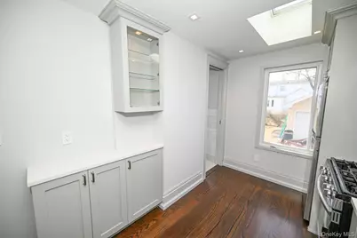 29 Everett Street, Lynbrook, NY 11563 - Photo 6