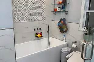 48 Jefferson Rd, Farmingdale, NY 11735 - Photo 8