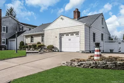 5 Sherwood Road, Glen Cove, NY 11542 - Photo 2