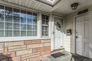 5 Sherwood Rd, Glen Cove, NY 11542 - Photo 4