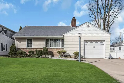 5 Sherwood Road, Glen Cove, NY 11542 - Photo 1