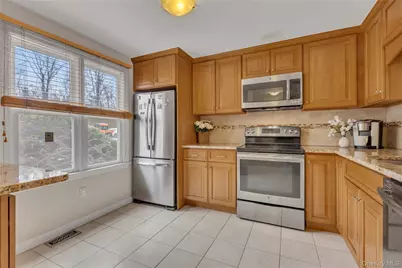 203 Williamsburg Drive, Mahopac, NY 10541 - Photo 10