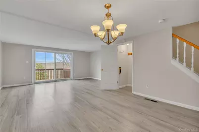 203 Williamsburg Drive, Mahopac, NY 10541 - Photo 4