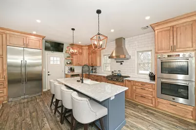 2457 New York Avenue, Melville, NY 11747 - Photo 10