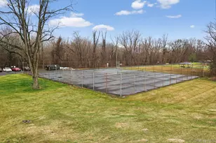 25 Village Park Dr, Fishkill, NY 12524 - Photo 12