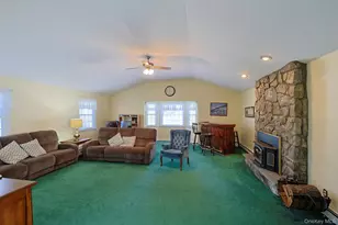 2 Eisenhower Ct, Hopewell Junction, NY 12533 - Photo 10