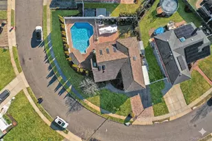 646 Kildare Crescent, Seaford, NY 11783 - Photo 2