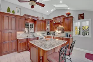 646 Kildare Crescent, Seaford, NY 11783 - Photo 12