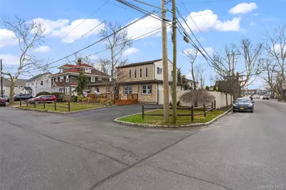 2 Burnett Avenue, Bay Shore, NY 11706 - Photo 34