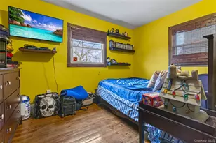 2 Burnett Ave, Bay Shore, NY 11706 - Photo 22