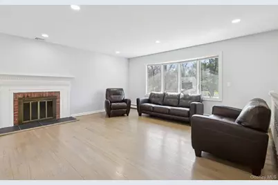 159 Chestnut Circle, Northport, NY 11768 - Photo 8