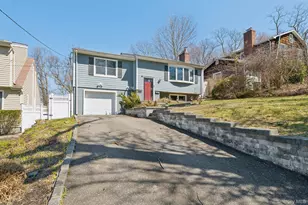 159 Chestnut Cir, Northport, NY 11768 - Photo 2