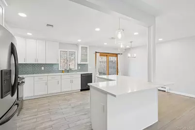 159 Chestnut Circle, Northport, NY 11768 - Photo 14