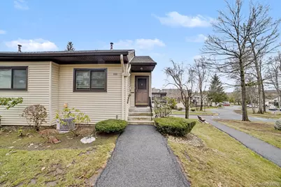 129 Columbia Court #D, Yorktown Heights, NY 10598 - Photo 4