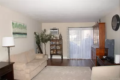 18 Springwood Drive #A, North Babylon, NY 11703 - Photo 4