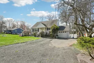 55 Sherwood Dr, Nanuet, NY 10954 - Photo 2