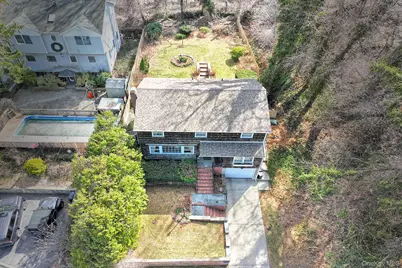 90 E 25th Street, Huntington Station, NY 11746 - Photo 32