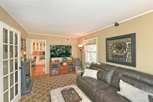 90 E 25th St, Huntington Station, NY 11746 - Photo 14