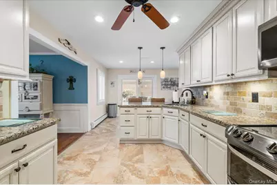 32 Branch Drive, Smithtown, NY 11787 - Photo 8