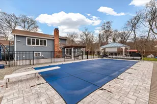 32 Branch Dr, Smithtown, NY 11787 - Photo 34