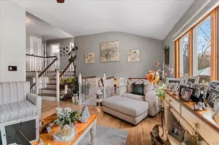 32 Branch Dr, Smithtown, NY 11787 - Photo 4