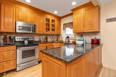 87 Powell Avenue, Merrick, NY 11566 - Photo 10