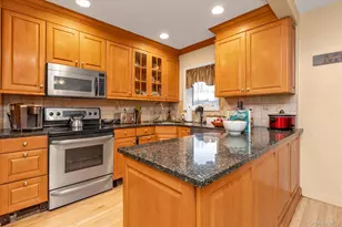 87 Powell Ave, Merrick, NY 11566 - Photo 10