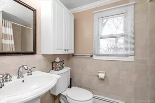 87 Powell Ave, Merrick, NY 11566 - Photo 18