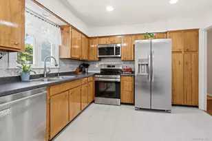 3 Dupont Ave, White Plains, NY 10605 - Photo 14