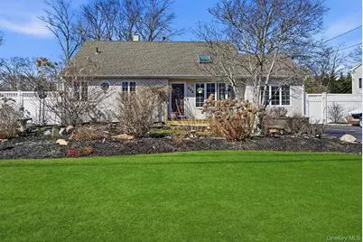 628 Peter Paul Drive, West Islip, NY 11795 - Photo 1