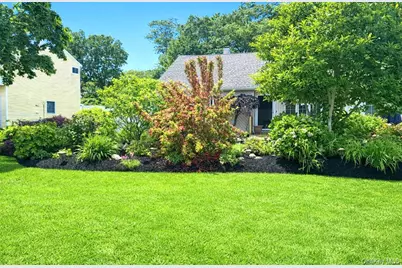 628 Peter Paul Drive, West Islip, NY 11795 - Photo 4