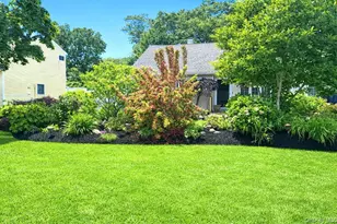 628 Peter Paul Dr, West Islip, NY 11795 - Photo 4