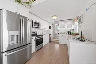 628 Peter Paul Dr, West Islip, NY 11795 - Photo 22