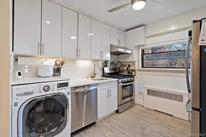 7343 217th Street #366B1, Oakland Gardens, NY 11364 - Photo 8