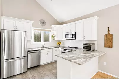 39 Tanners Neck Lane, Westhampton, NY 11977 - Photo 4