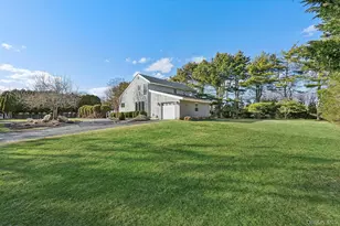 39 Tanners Neck Ln, Westhampton, NY 11977 - Photo 2