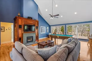 24 Tanglewood Trl, Hampton Bays, NY 11946 - Photo 4