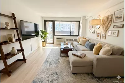 77 Fulton Street #6F, New York, NY 10038 - Photo 2