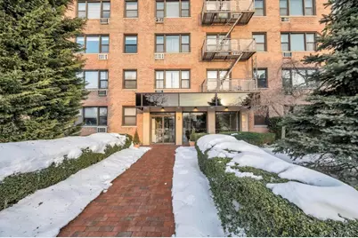 2 Birchwood Court #3D, Mineola, NY 11501 - Photo 2